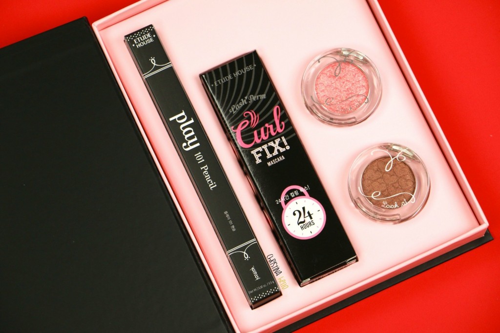 A look inside the Etude House Pink Bird box: Open Your Eyes Make