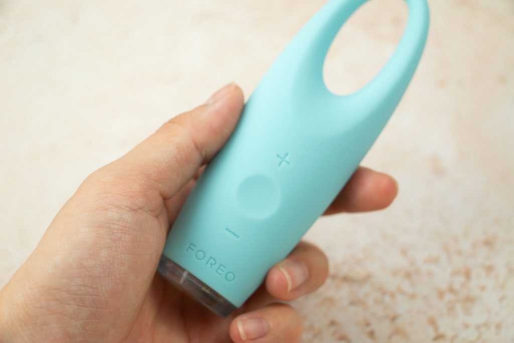 Foreo Iris eye massager review / Does it really work? – Christinahello